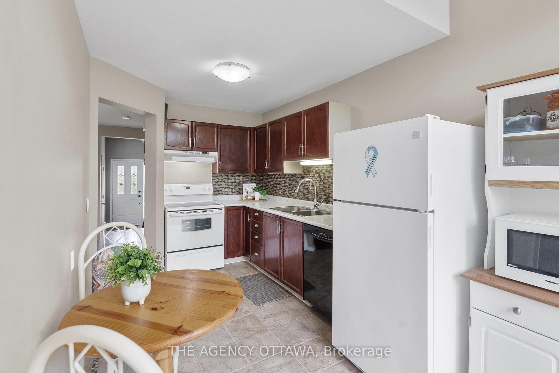 Photo 28 of 55 Springcreek Crescent, Ottawa, Kanata - Bridlewood — HOMEH