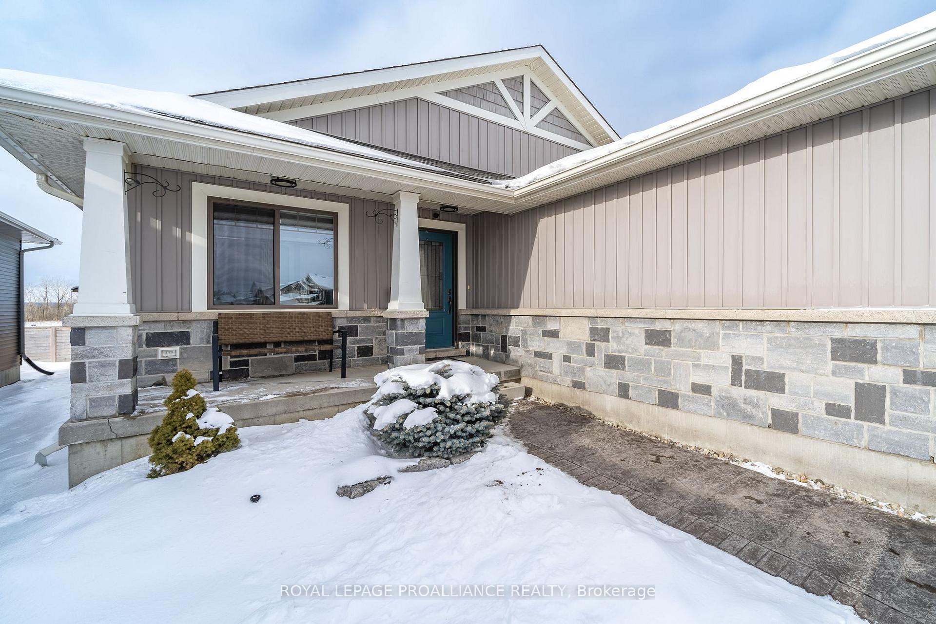 Photo 3 of 14 Butternut Court, Belleville, Belleville Ward — HOMEH