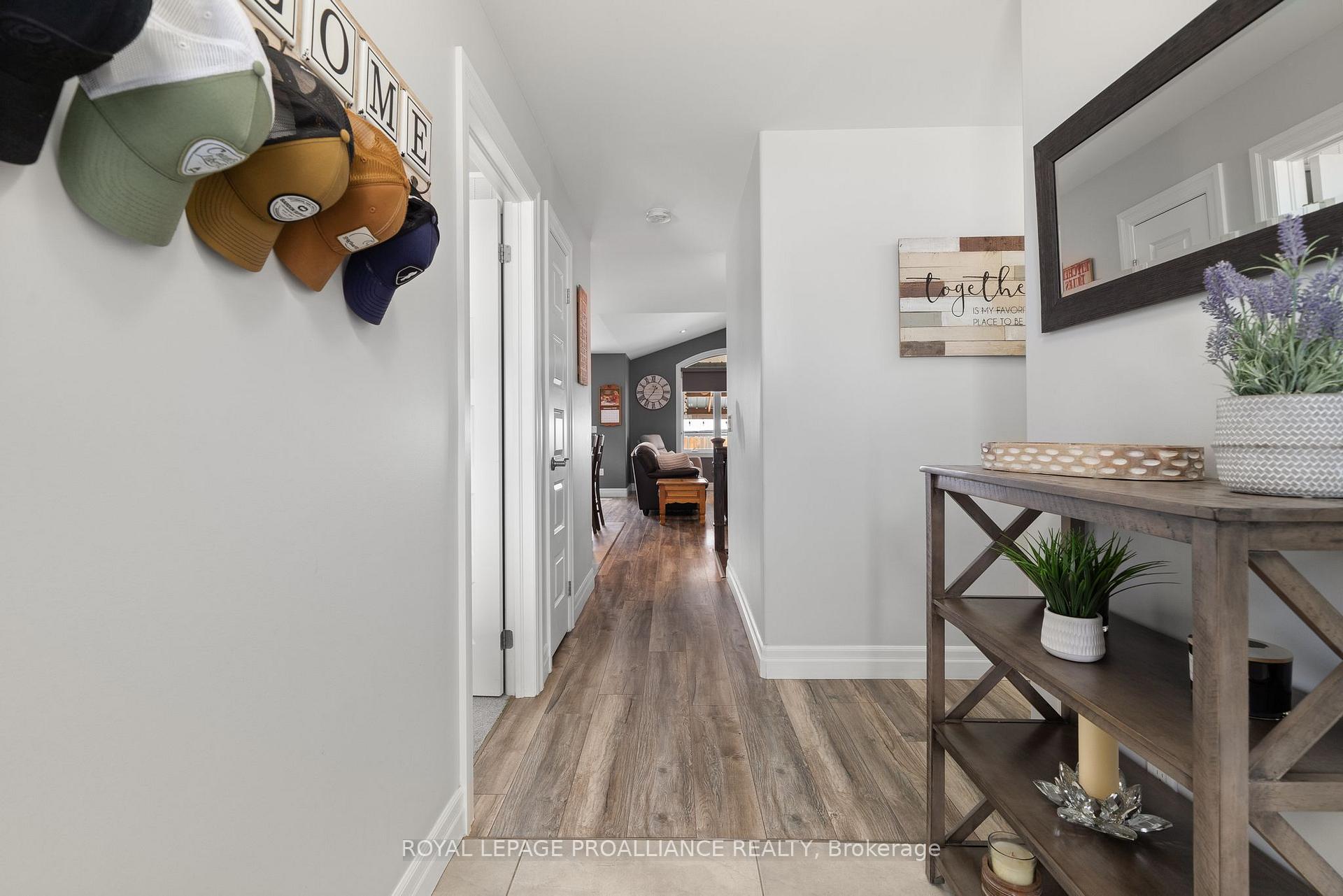 Photo 5 of 14 Butternut Court, Belleville, Belleville Ward — HOMEH