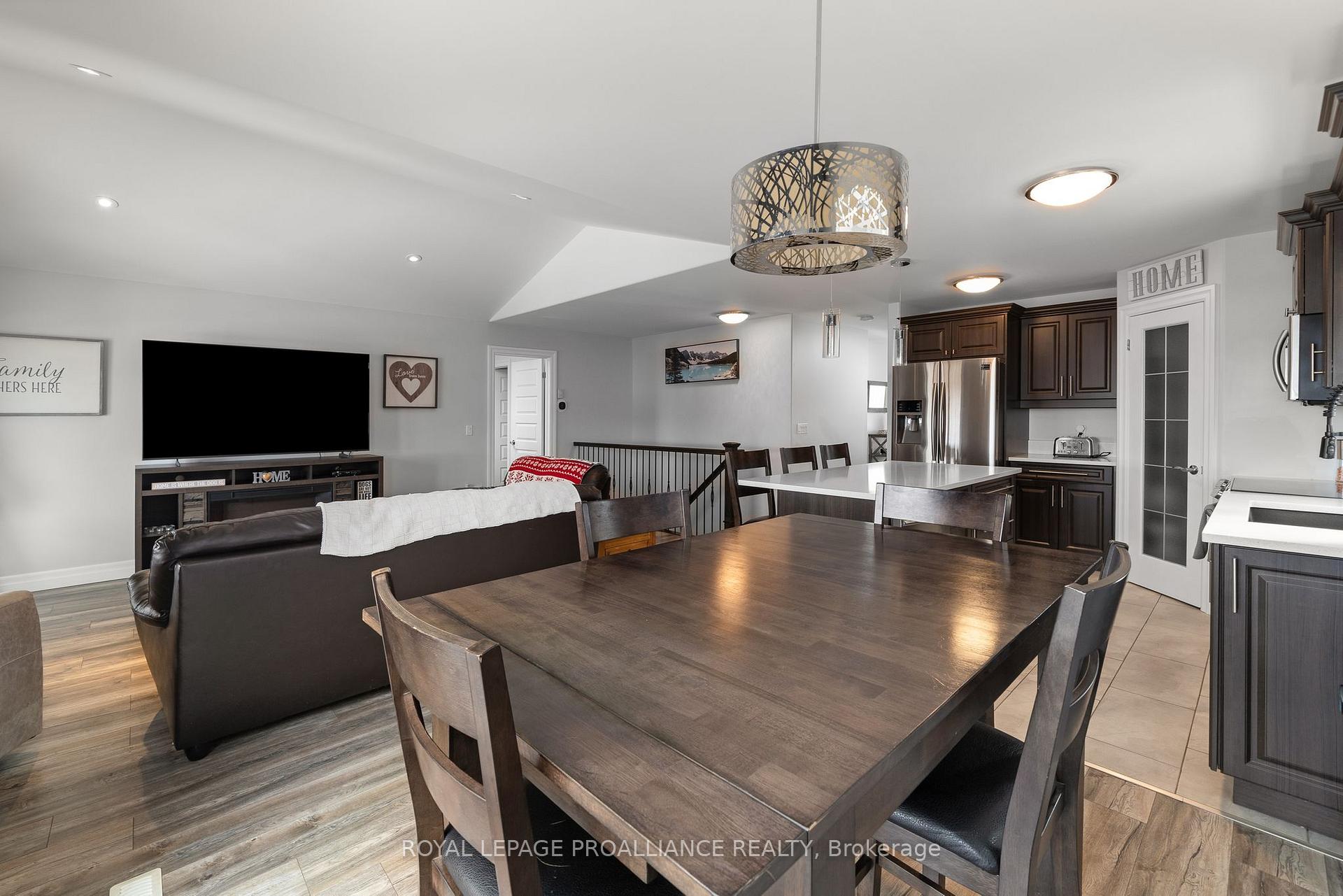 Photo 13 of 14 Butternut Court, Belleville, Belleville Ward — HOMEH