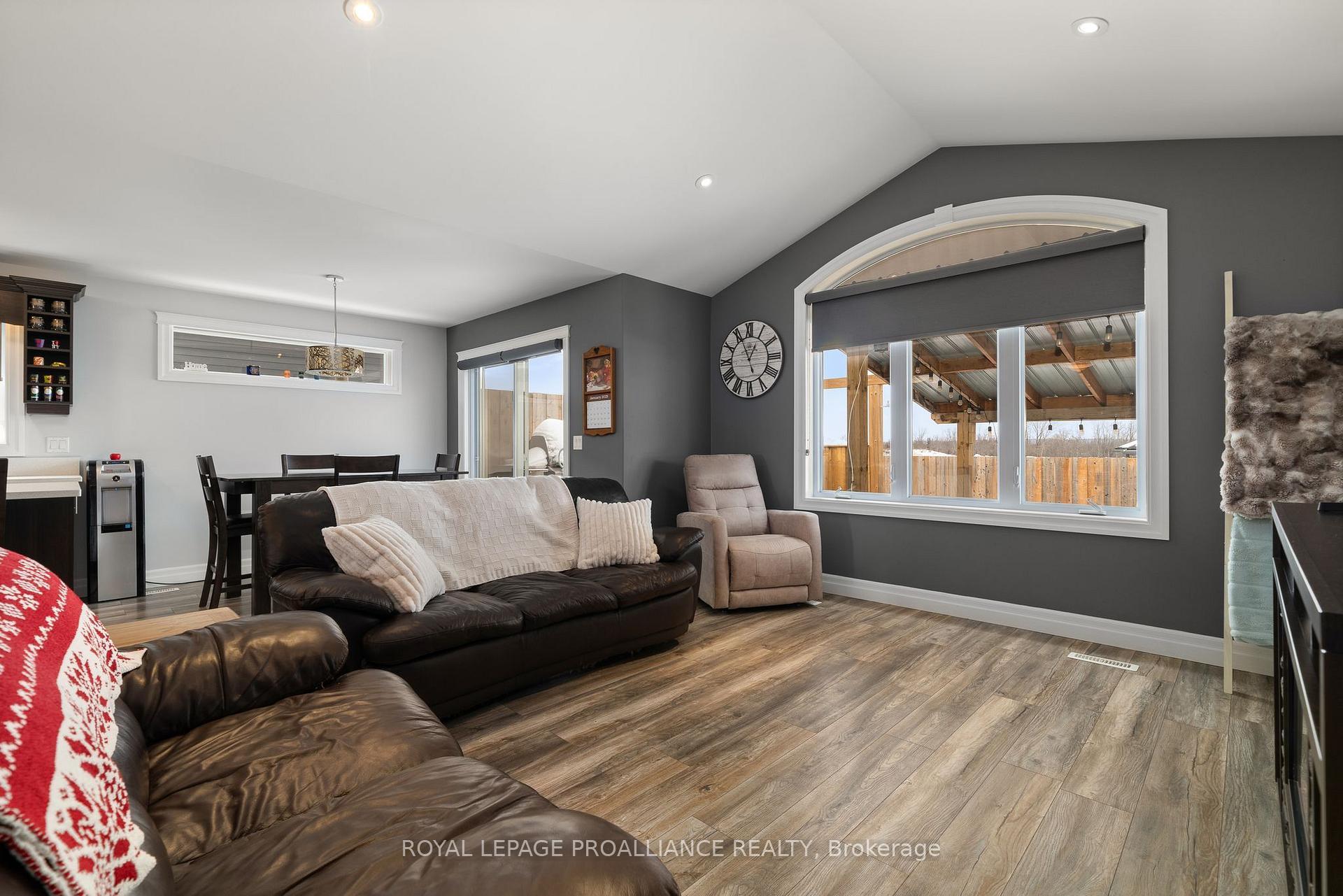 Photo 15 of 14 Butternut Court, Belleville, Belleville Ward — HOMEH