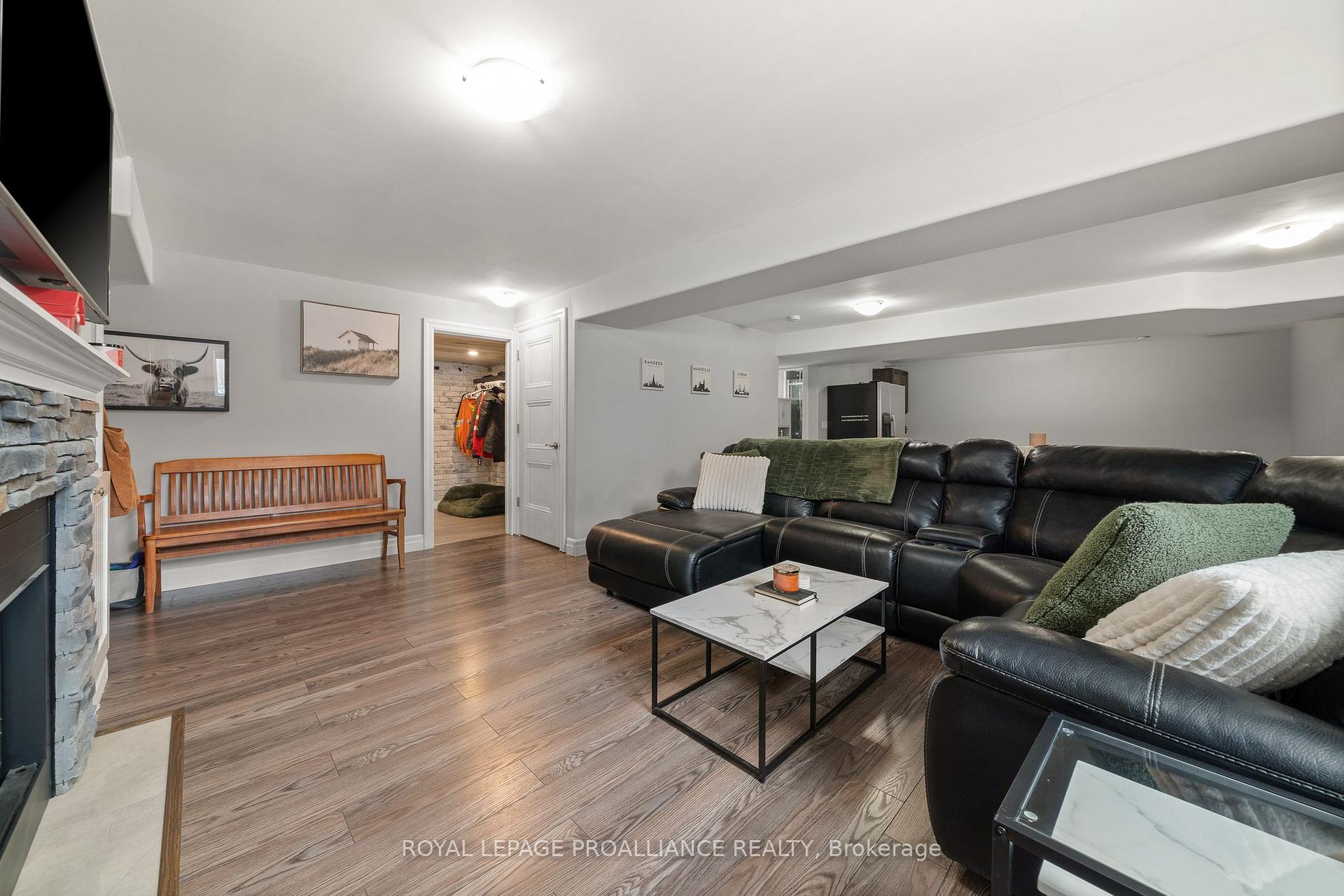 Photo 32 of 14 Butternut Court, Belleville, Belleville Ward — HOMEH