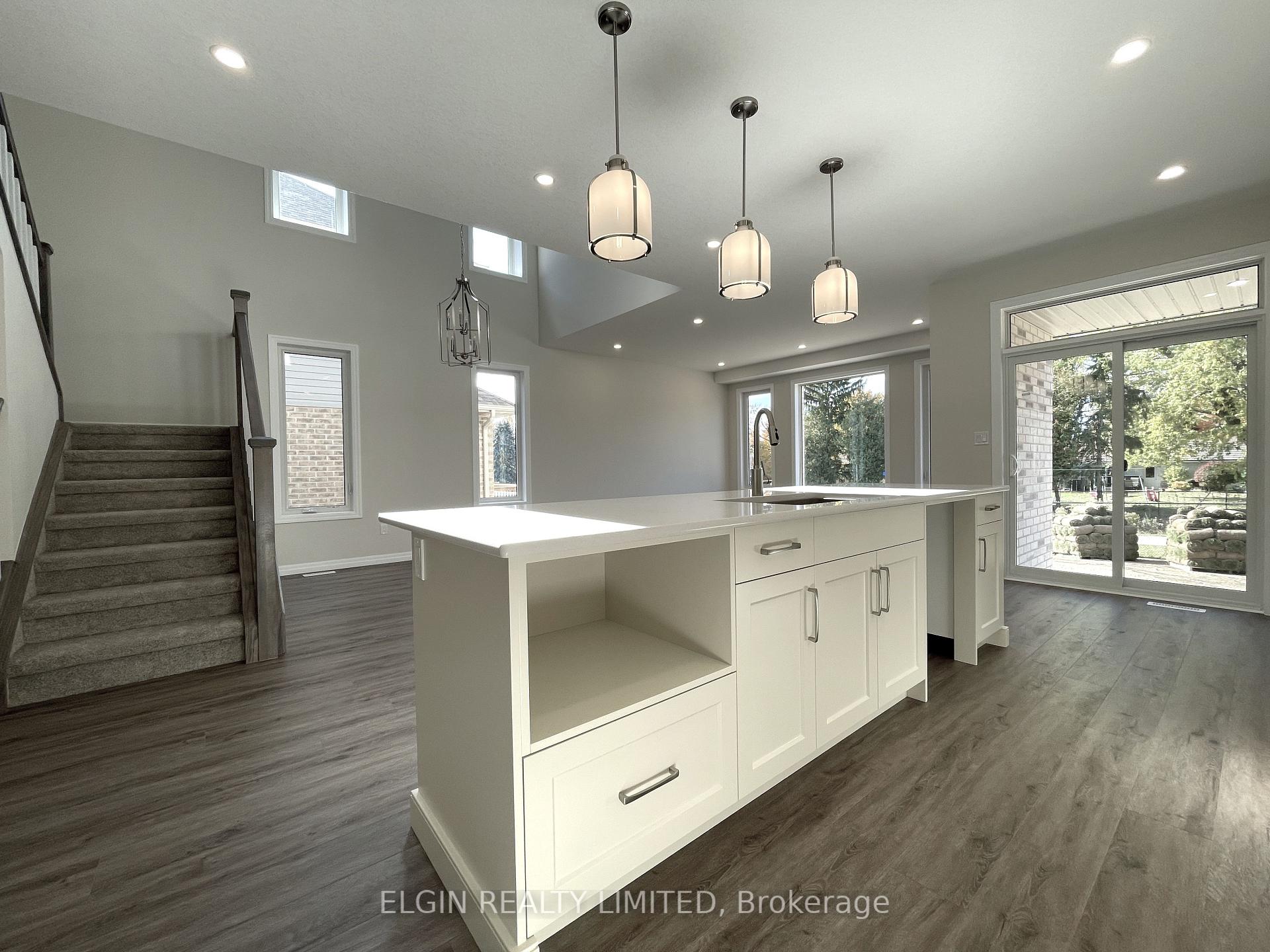 Photo 24 of 43 Lark Street, Tillsonburg — HOMEH