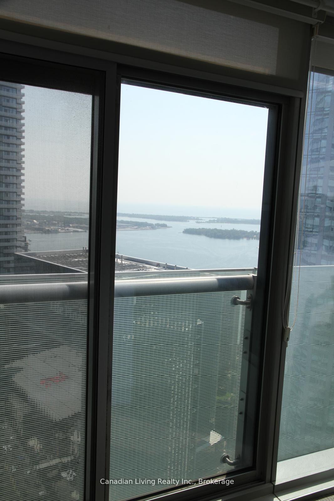 Photo 4 of Unit 5501, 12 York Street, Toronto, Waterfront Communities — HOMEH