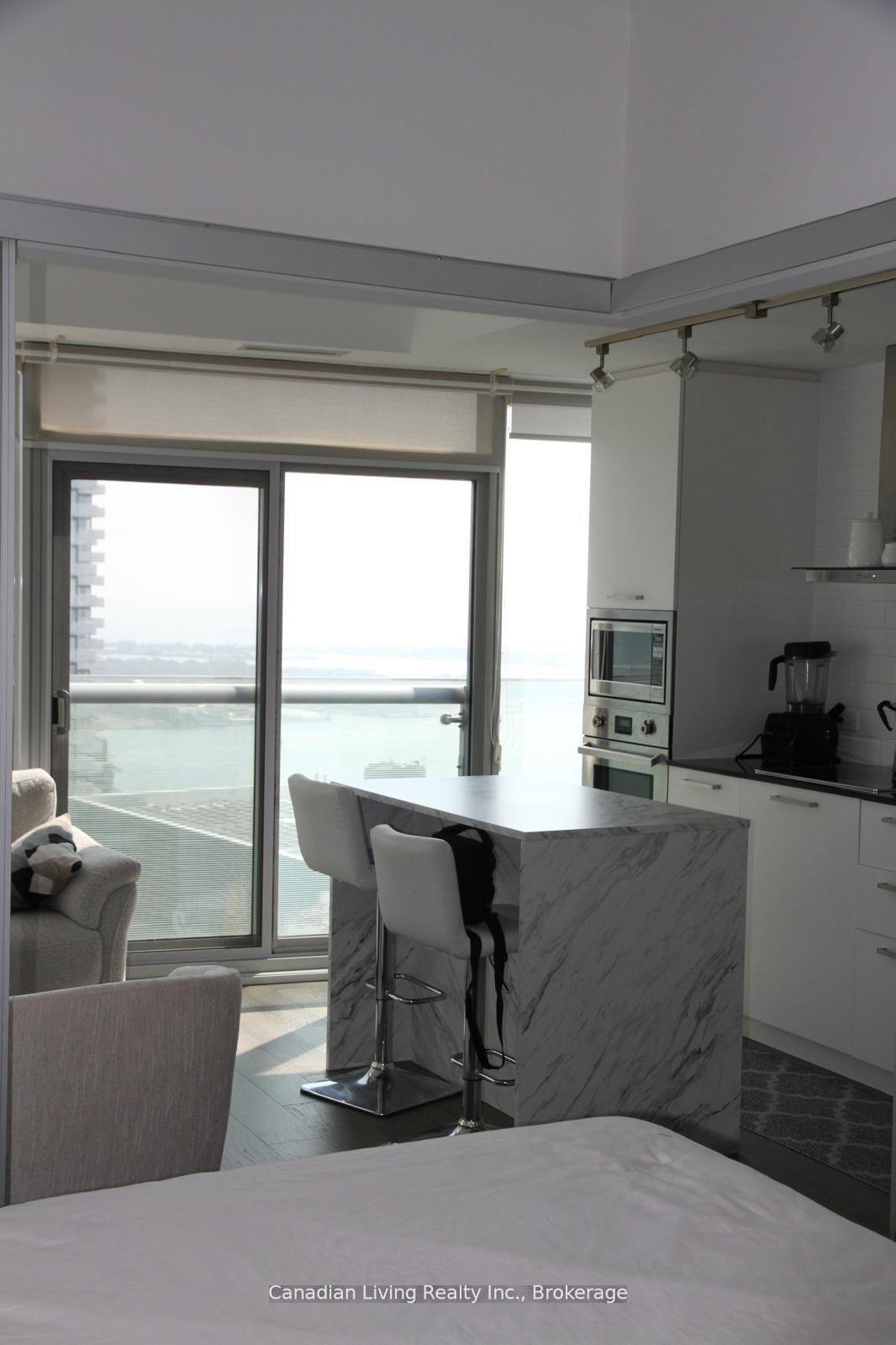 Photo 14 of Unit 5501, 12 York Street, Toronto, Waterfront Communities — HOMEH