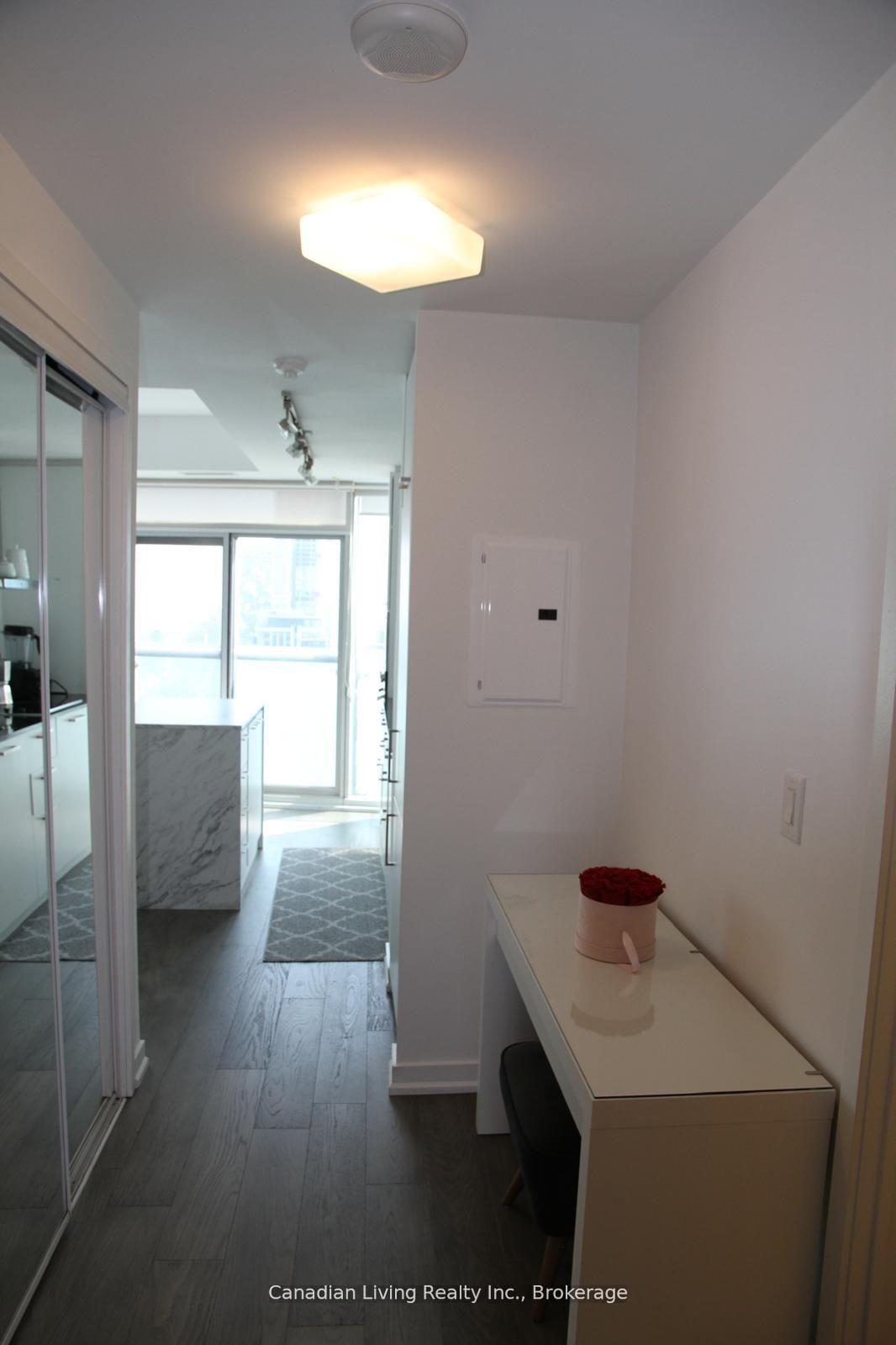 Photo 19 of Unit 5501, 12 York Street, Toronto, Waterfront Communities — HOMEH