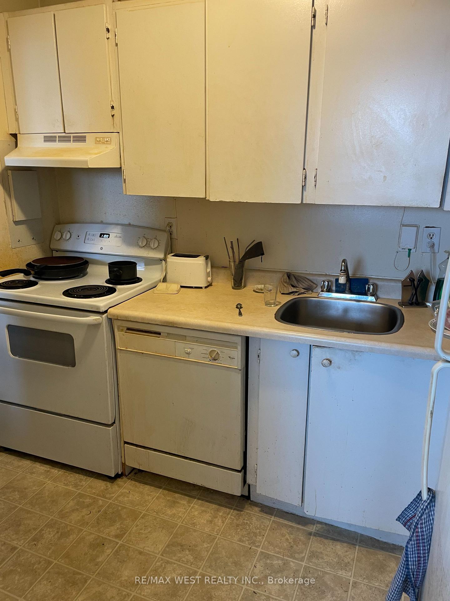 Photo 16 of Unit 809, 15 Nicklaus Drive, Hamilton, Vincent — HOMEH