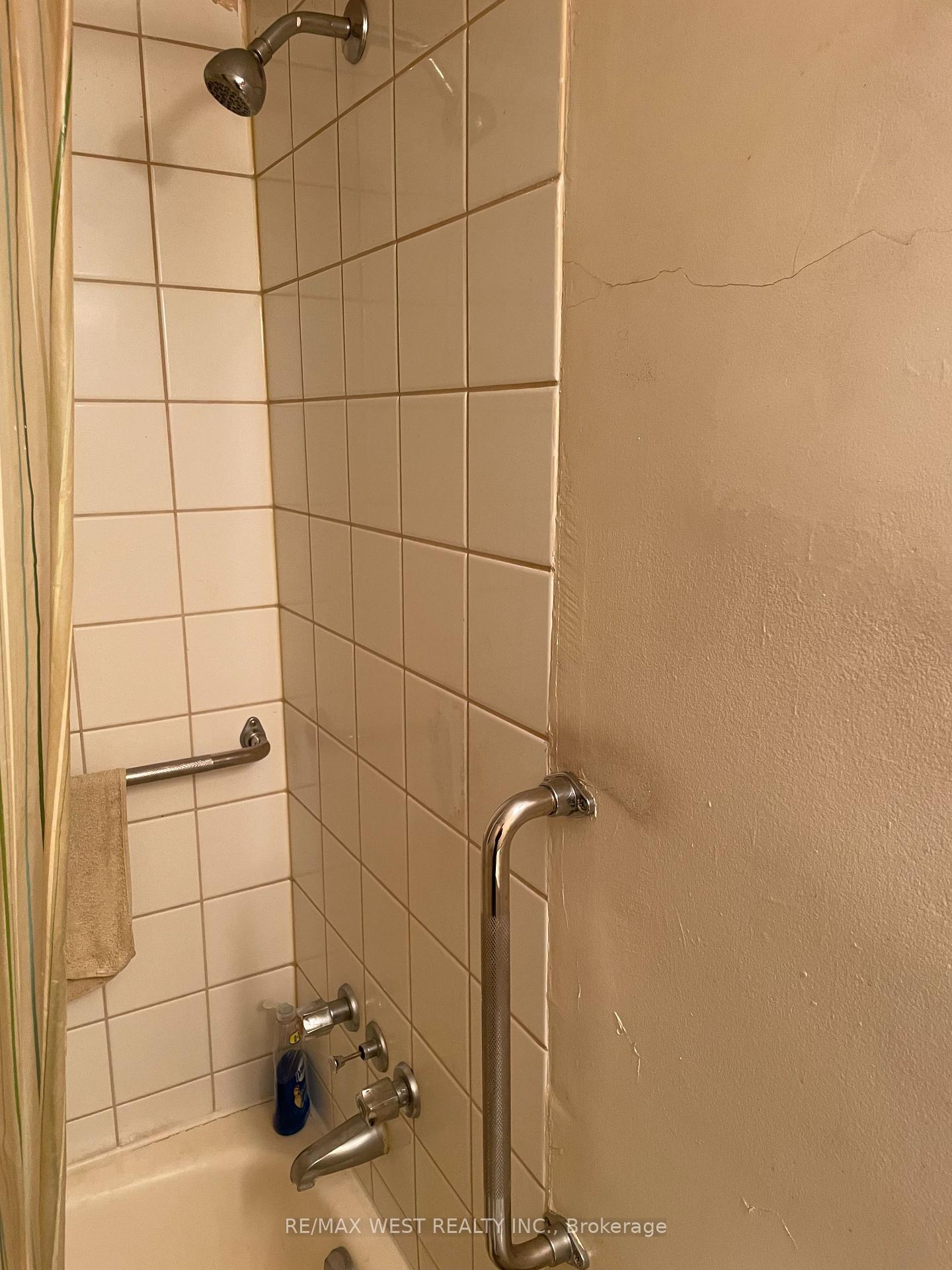 Photo 7 of Unit 809, 15 Nicklaus Drive, Hamilton, Vincent — HOMEH