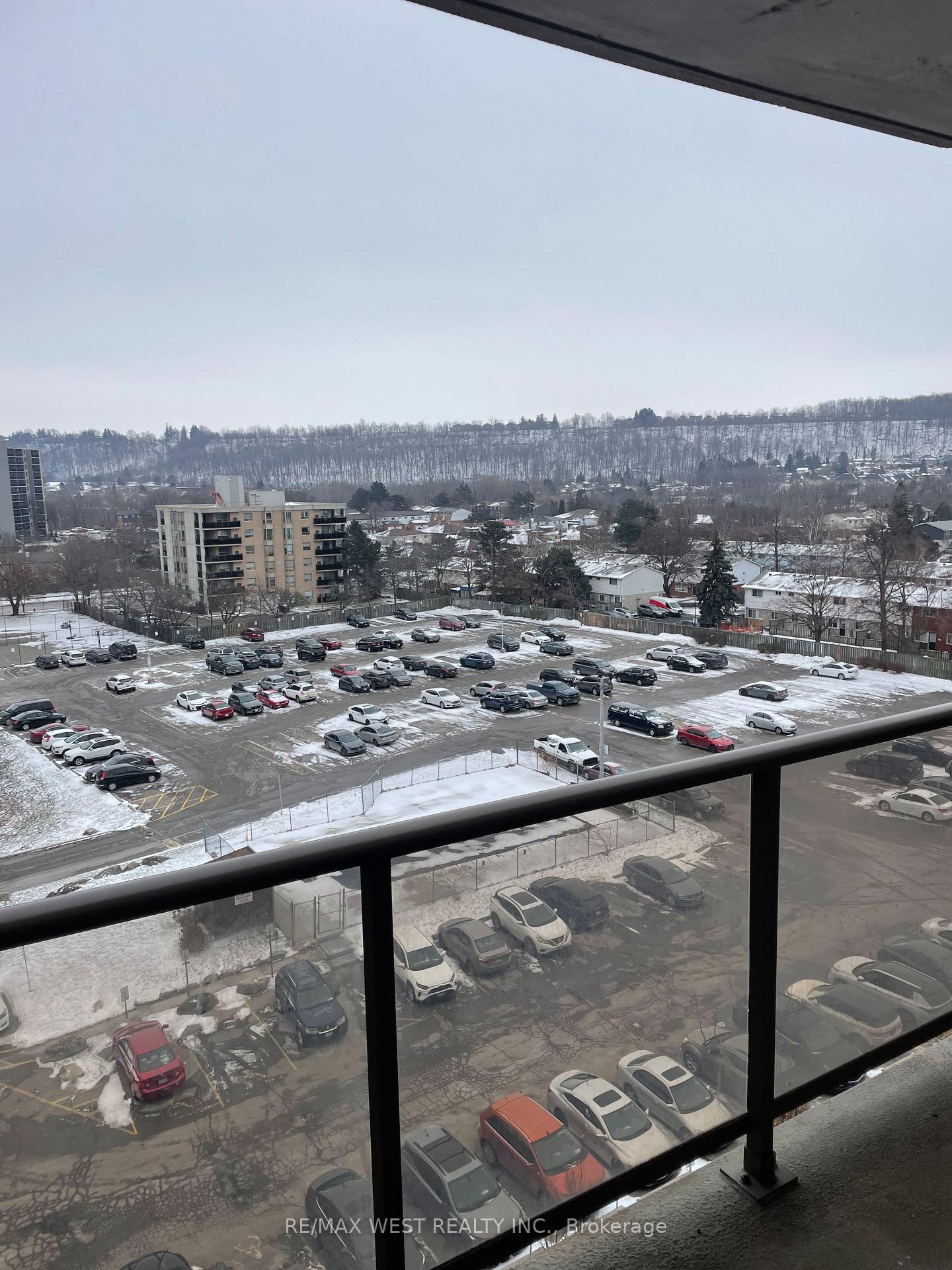 Photo 10 of Unit 809, 15 Nicklaus Drive, Hamilton, Vincent — HOMEH