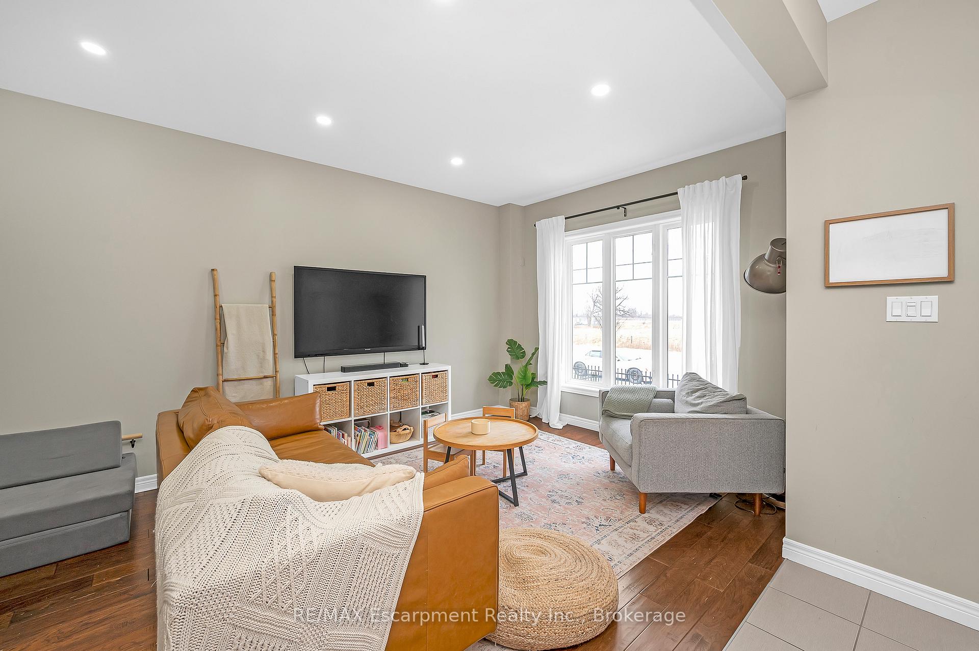 Photo 32 of Unit 21, 8 Lakelawn Road, Grimsby, Grimsby Beach — HOMEH