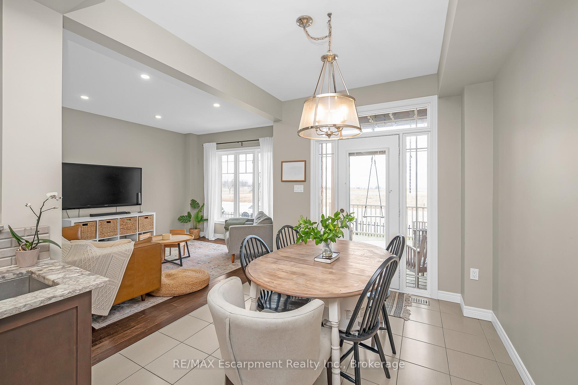 Photo 34 of Unit 21, 8 Lakelawn Road, Grimsby, Grimsby Beach — HOMEH