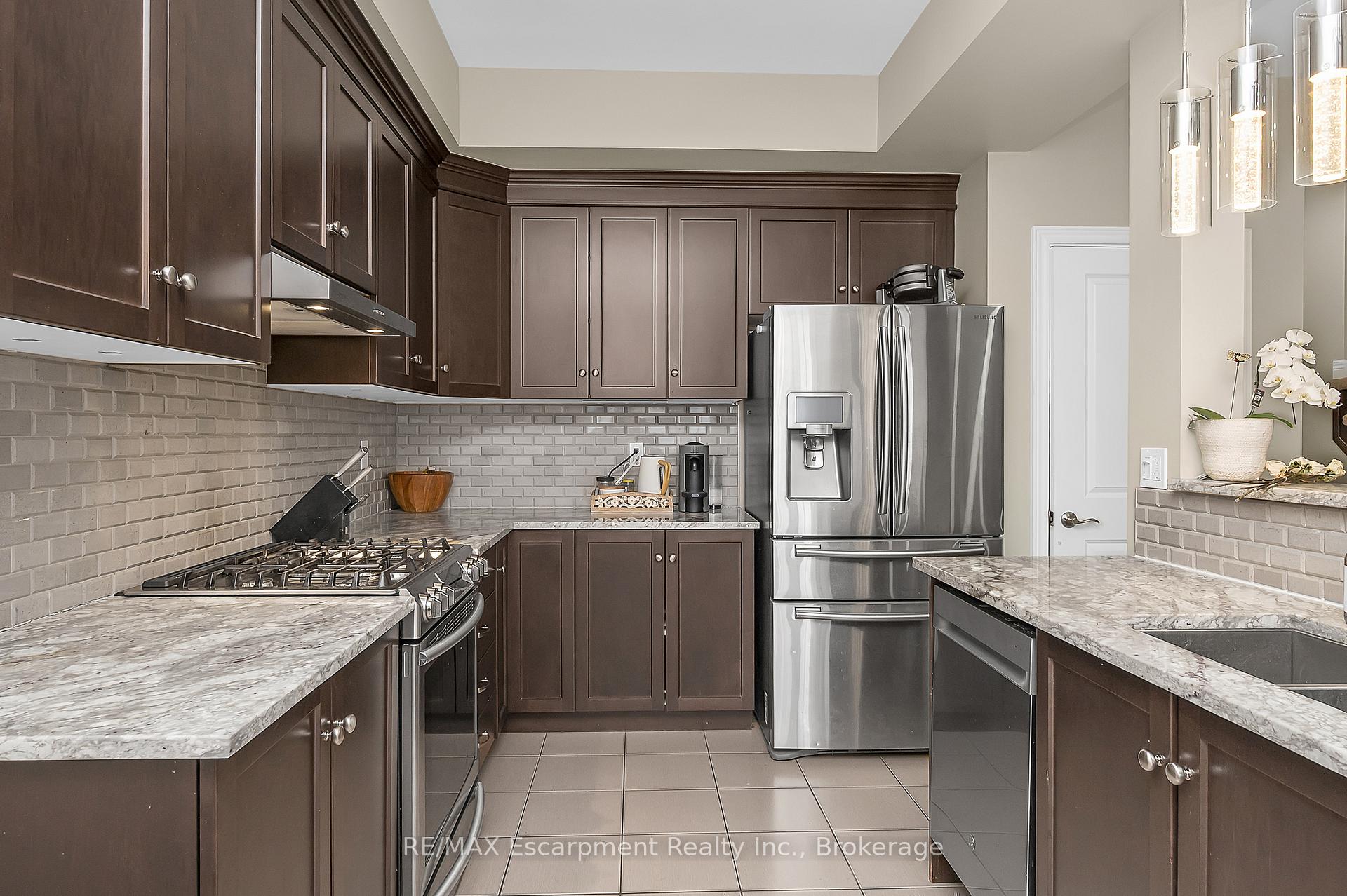 Photo 23 of Unit 21, 8 Lakelawn Road, Grimsby, Grimsby Beach — HOMEH