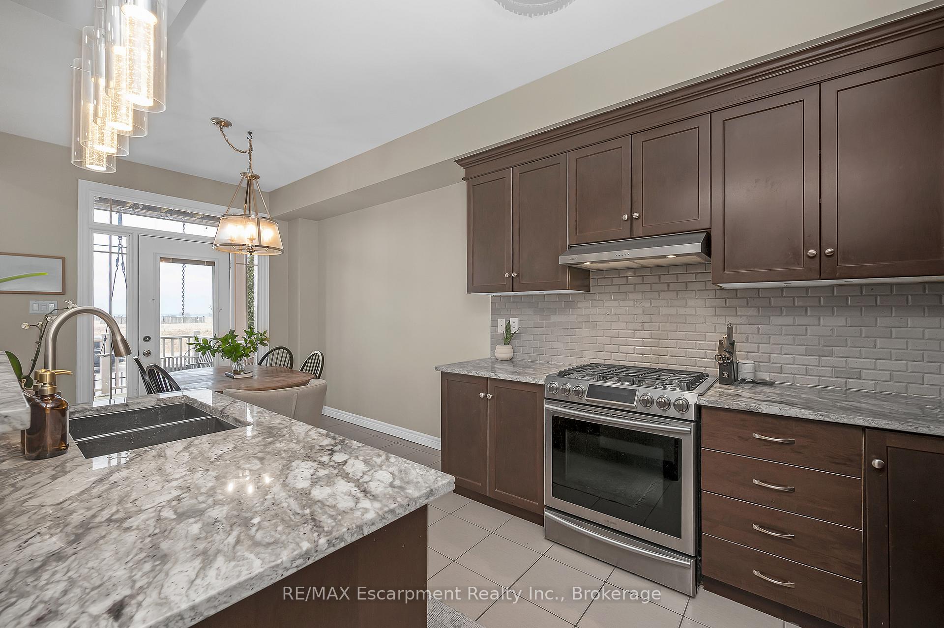 Photo 25 of Unit 21, 8 Lakelawn Road, Grimsby, Grimsby Beach — HOMEH