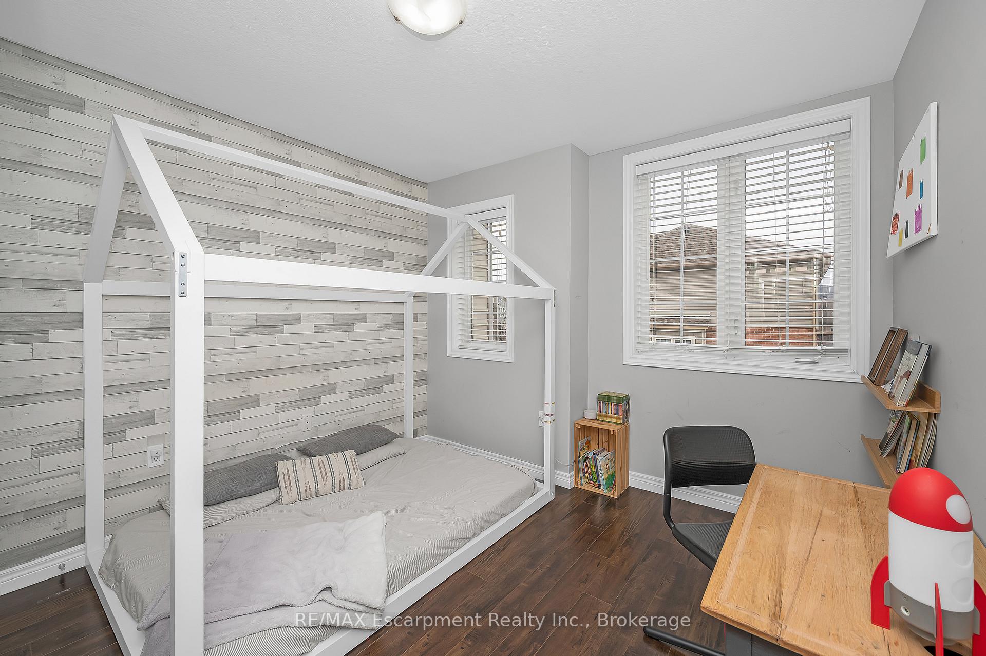 Photo 11 of Unit 21, 8 Lakelawn Road, Grimsby, Grimsby Beach — HOMEH