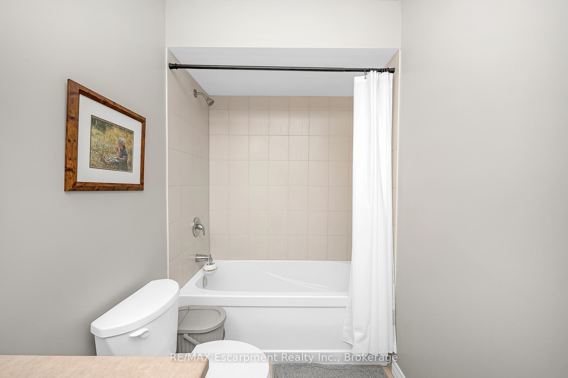 Photo 15 of Unit 21, 8 Lakelawn Road, Grimsby, Grimsby Beach — HOMEH