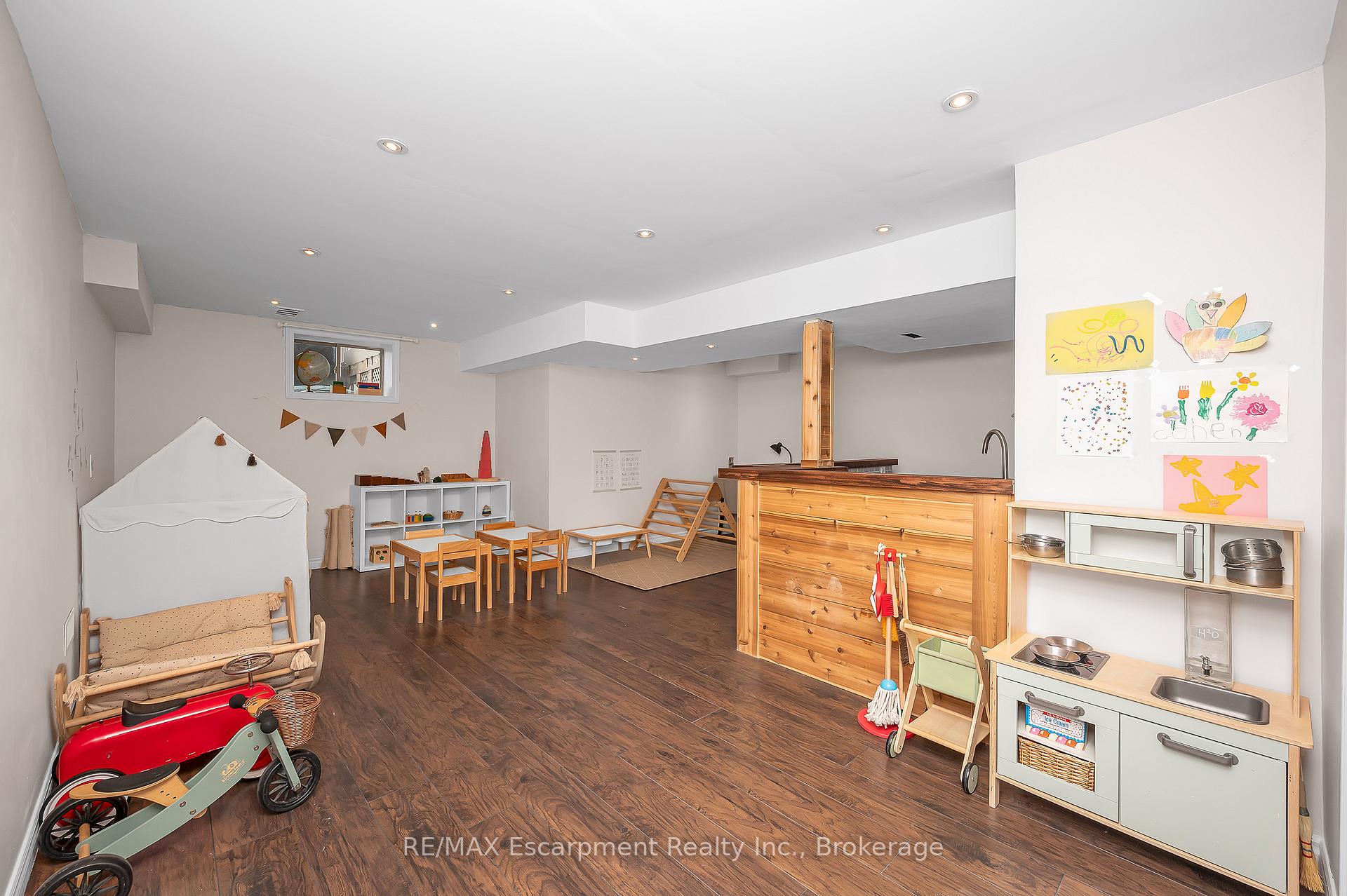 Photo 31 of Unit 21, 8 Lakelawn Road, Grimsby, Grimsby Beach — HOMEH