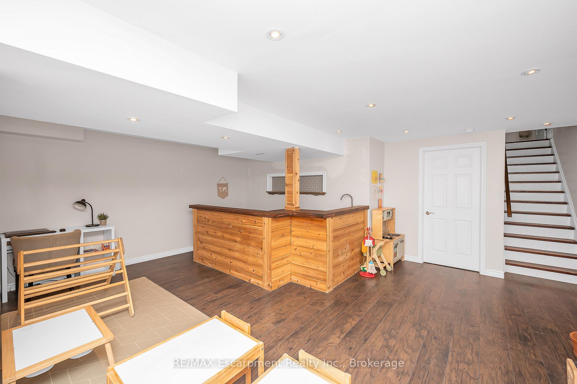 Photo 28 of Unit 21, 8 Lakelawn Road, Grimsby, Grimsby Beach — HOMEH