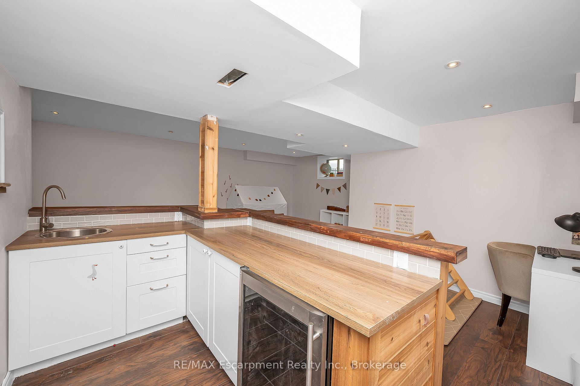 Photo 29 of Unit 21, 8 Lakelawn Road, Grimsby, Grimsby Beach — HOMEH