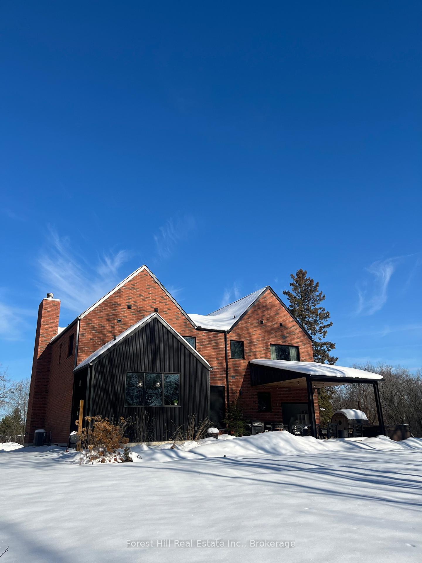 Photo 2 of 854 Sixth Street, Clearview, Rural Clearview — HOMEH
