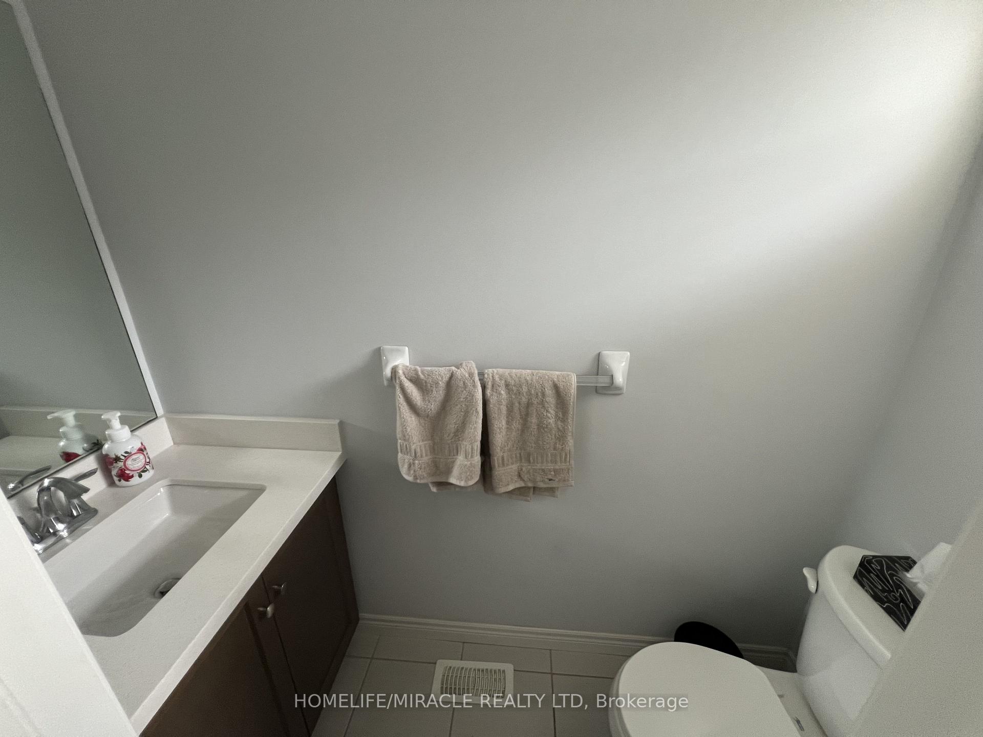 Photo 5 of 118 Dunrobin Lane, Grimsby, Grimsby Beach — HOMEH