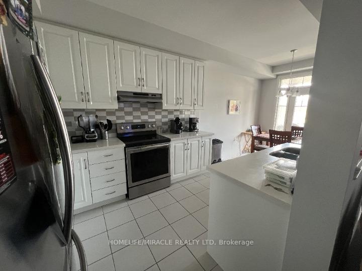 Photo 8 of 118 Dunrobin Lane, Grimsby, Grimsby Beach — HOMEH