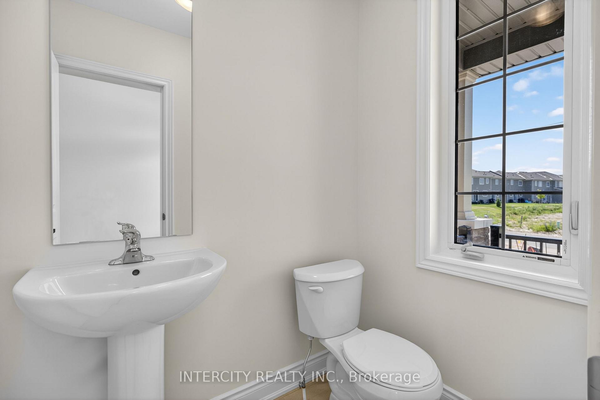 Photo 15 of 13 Avalon Drive, Wasaga Beach — HOMEH