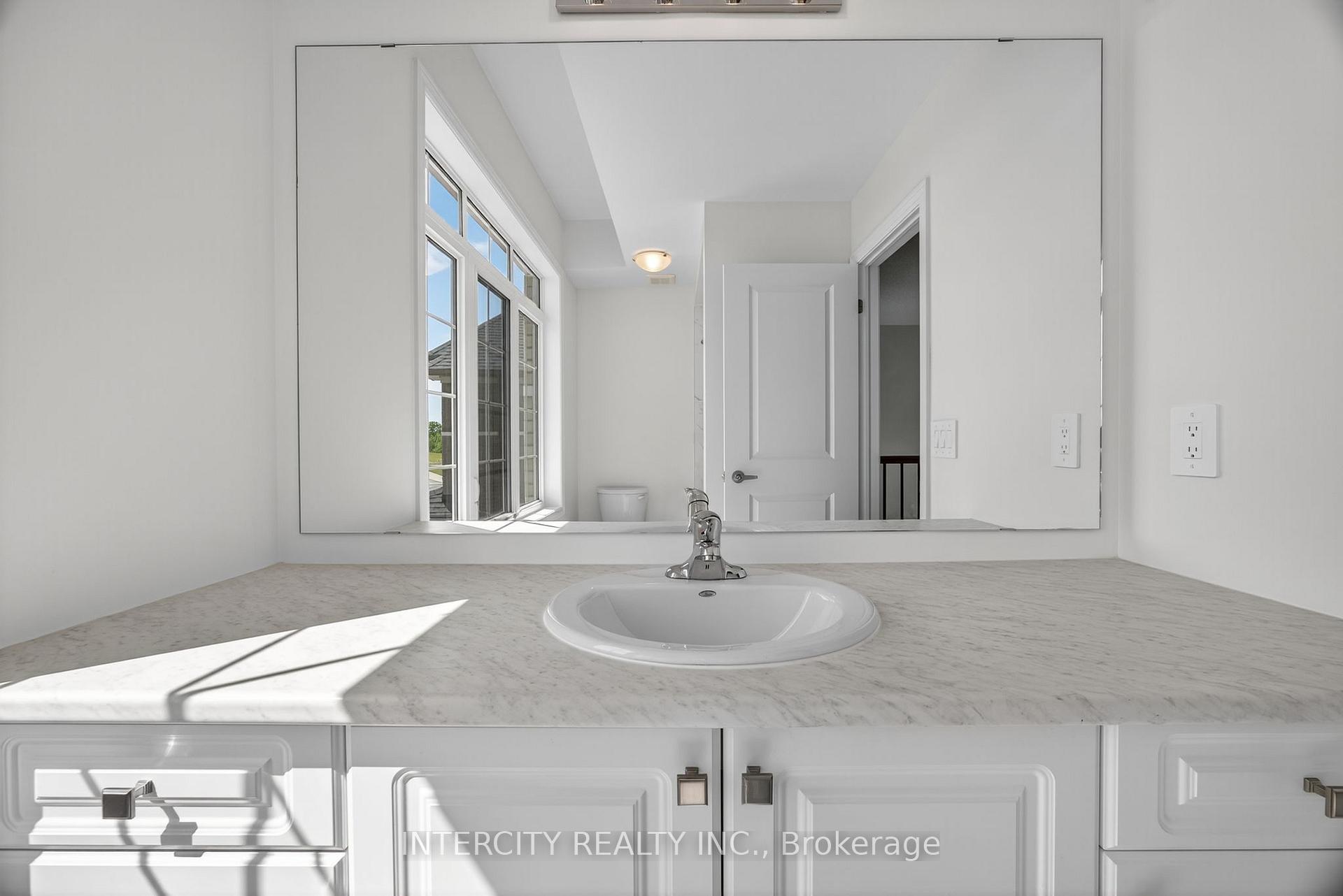 Photo 8 of 13 Avalon Drive, Wasaga Beach — HOMEH
