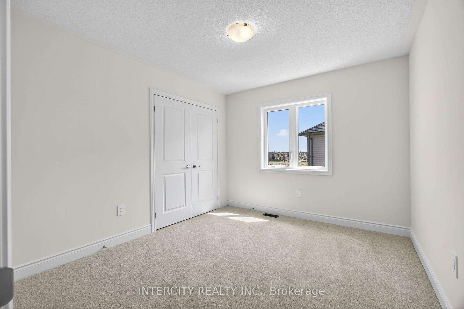 Photo 9 of 13 Avalon Drive, Wasaga Beach — HOMEH
