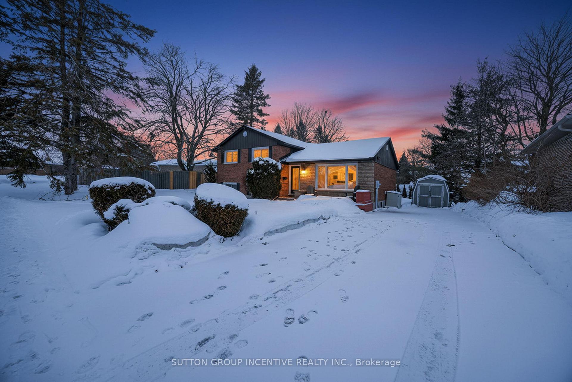Photo 2 of 28 Springhome Road, Barrie, Allandale Heights — HOMEH