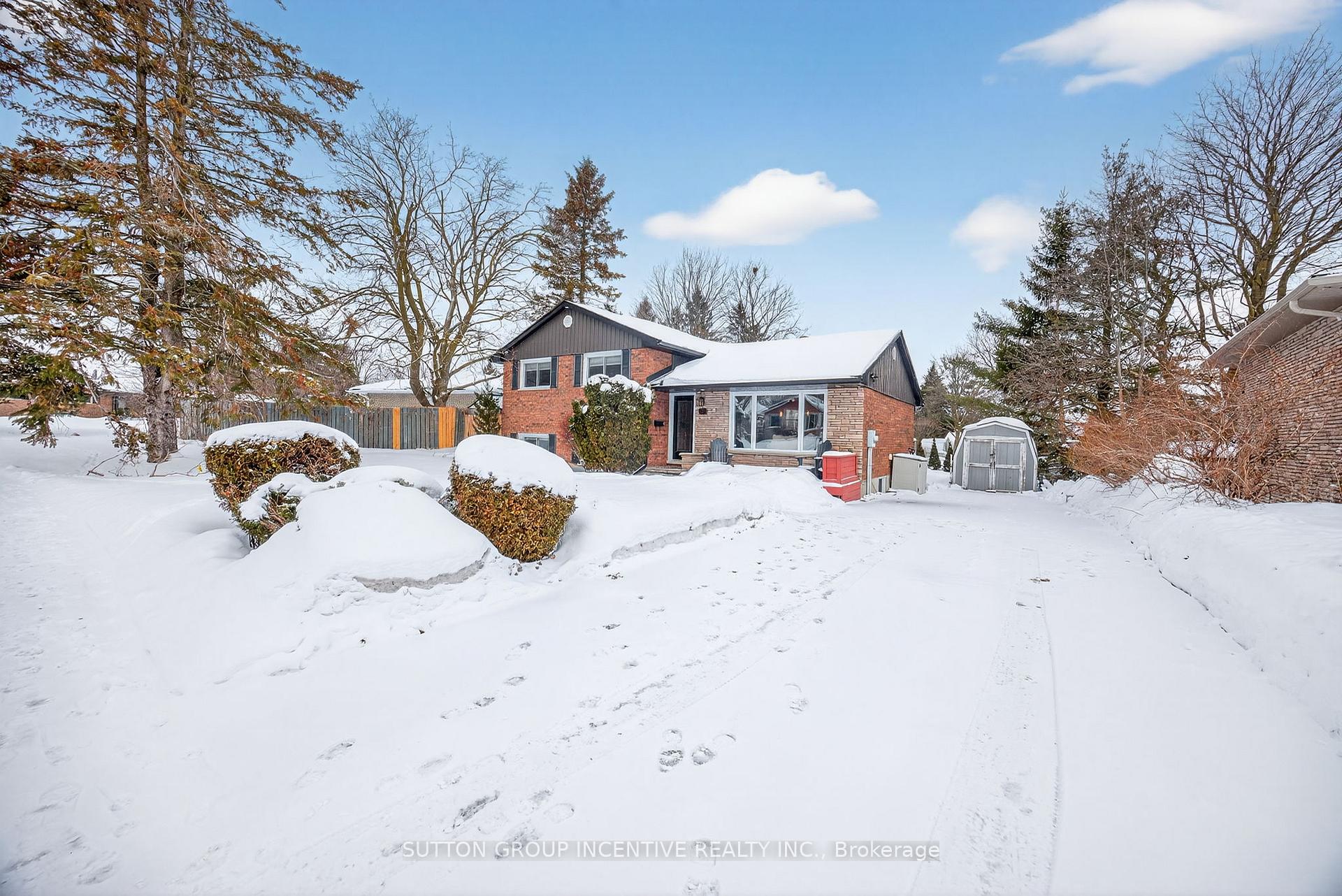 Photo 3 of 28 Springhome Road, Barrie, Allandale Heights — HOMEH