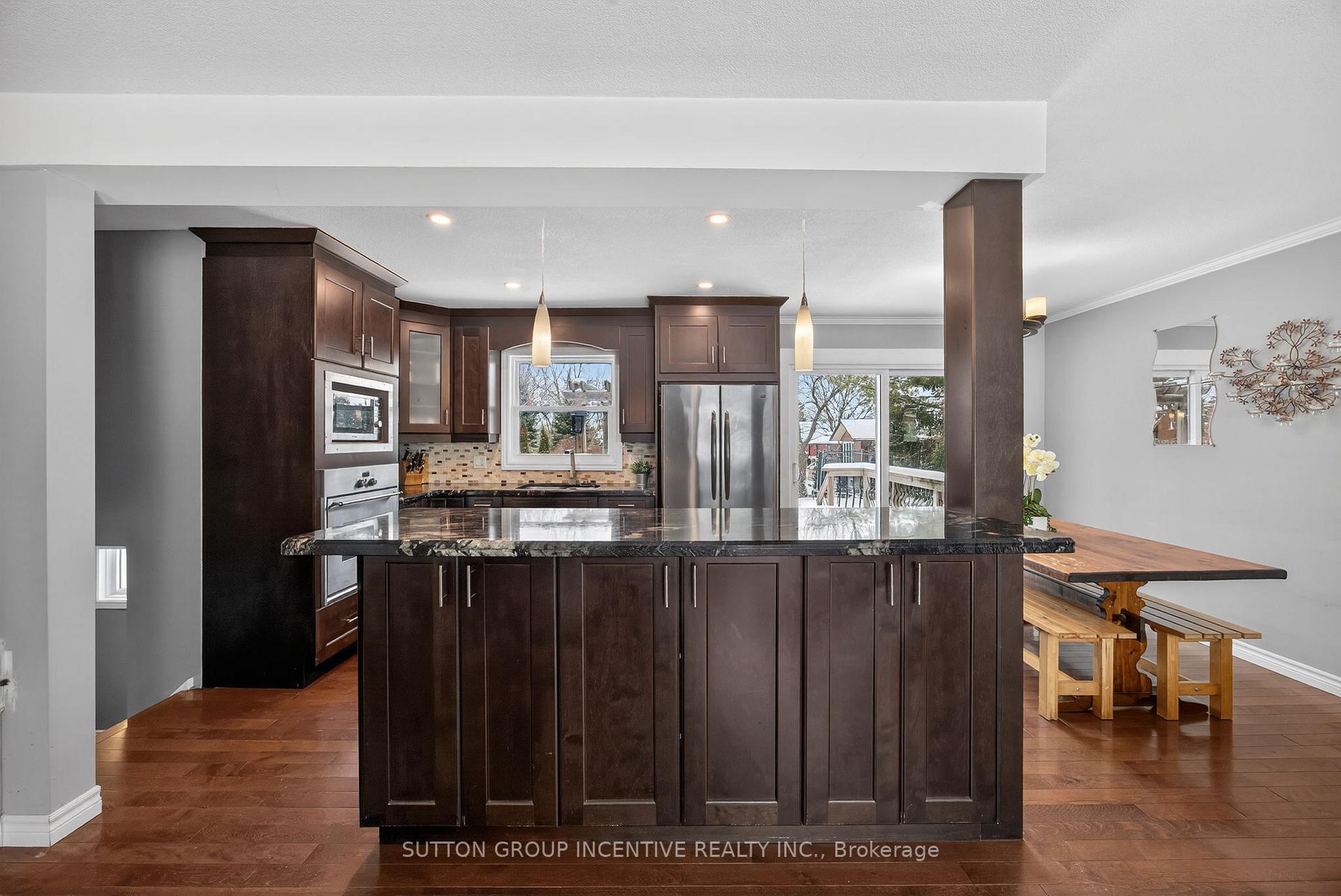 Photo 10 of 28 Springhome Road, Barrie, Allandale Heights — HOMEH