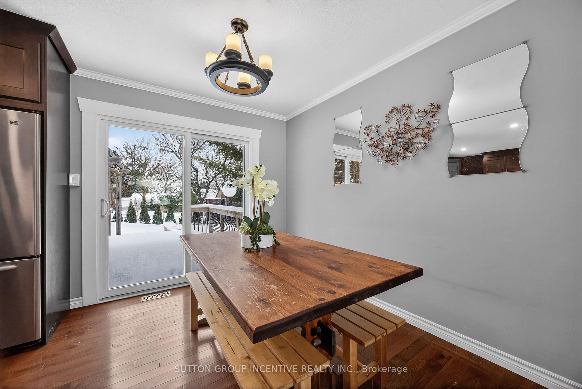 Photo 4 of 28 Springhome Road, Barrie, Allandale Heights — HOMEH