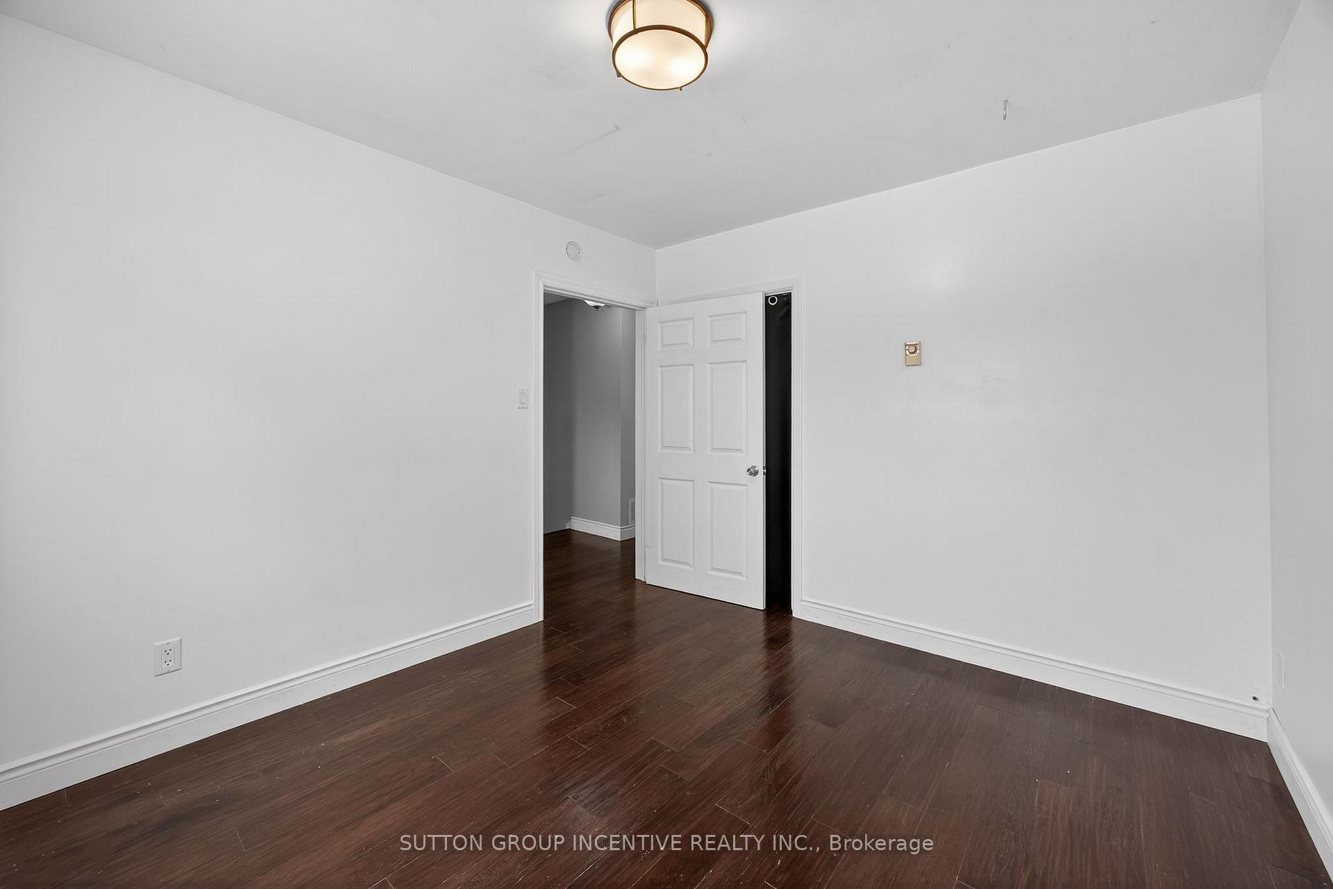 Photo 7 of 28 Springhome Road, Barrie, Allandale Heights — HOMEH