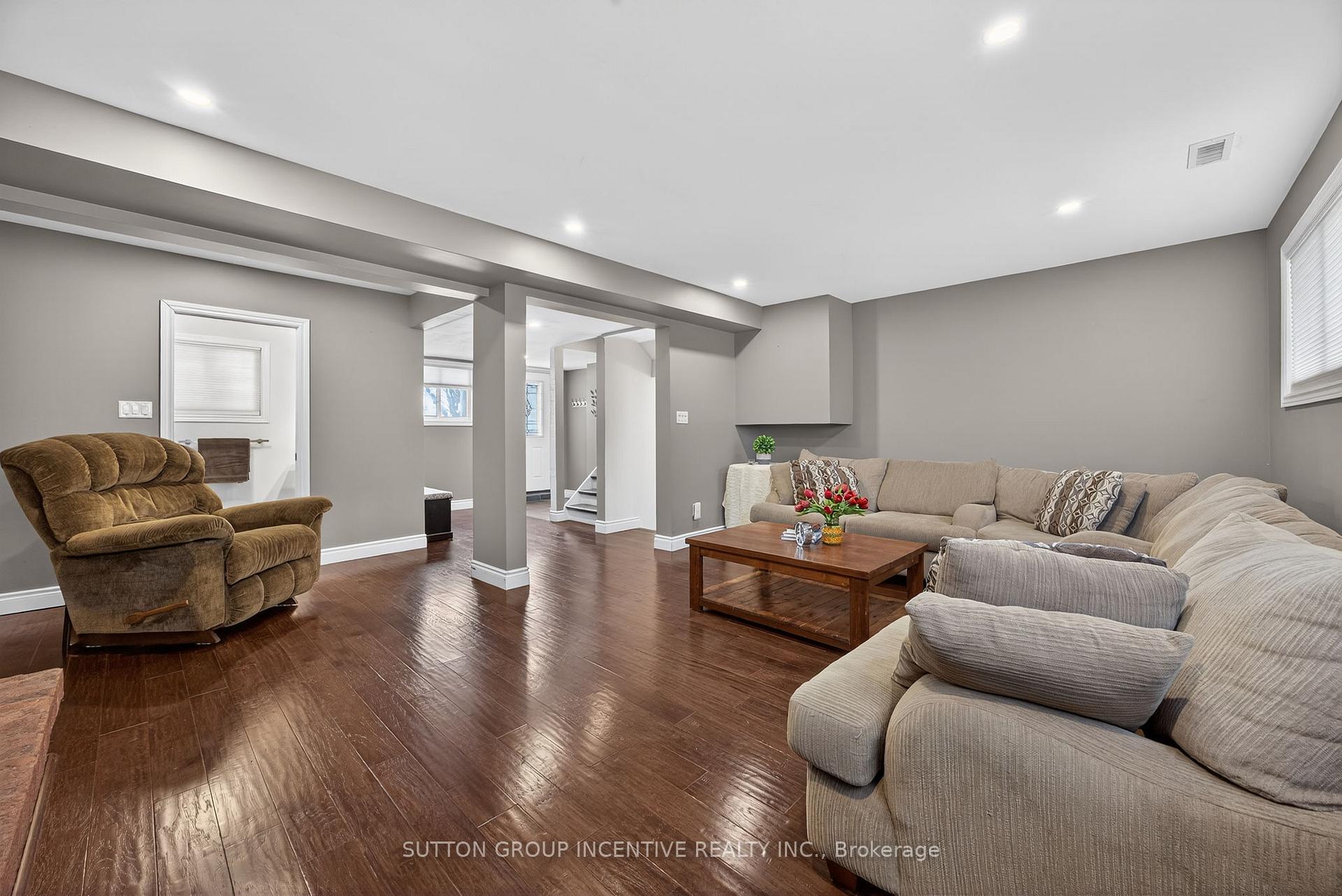 Photo 9 of 28 Springhome Road, Barrie, Allandale Heights — HOMEH