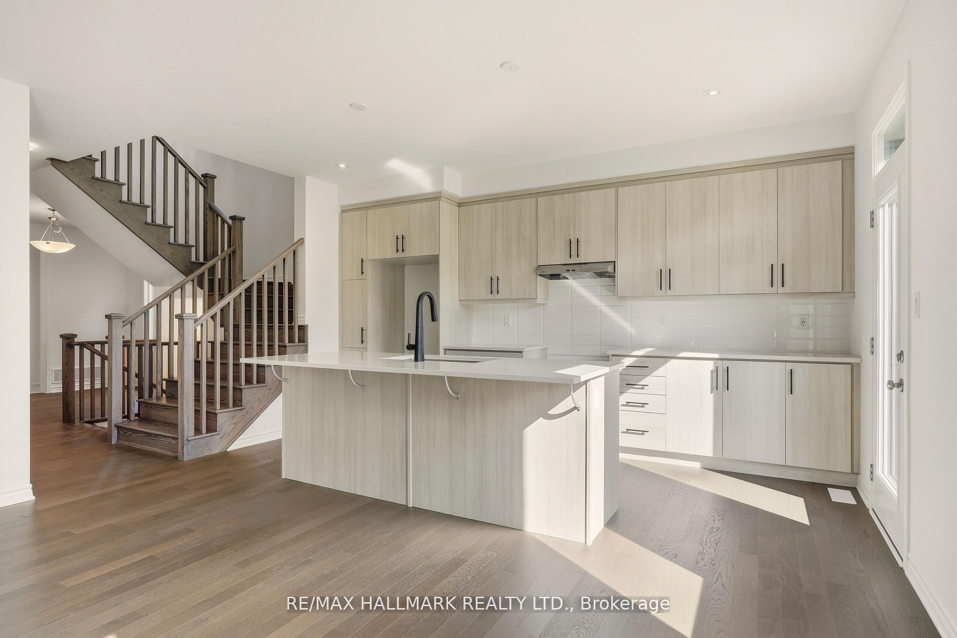 Photo 10 of 363 Reid Drive W, Barrie, Rural Barrie Southwest — HOMEH