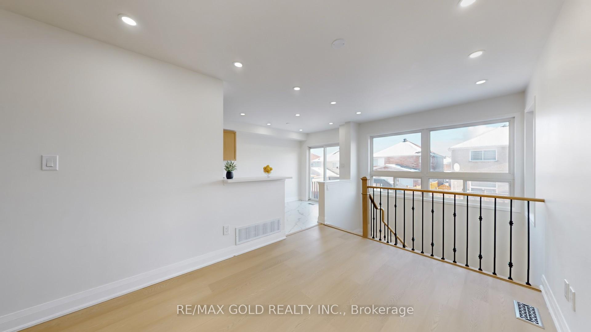 Photo 2 of 26 Applegrove Court, Brampton, Sandringham-Wellington — HOMEH
