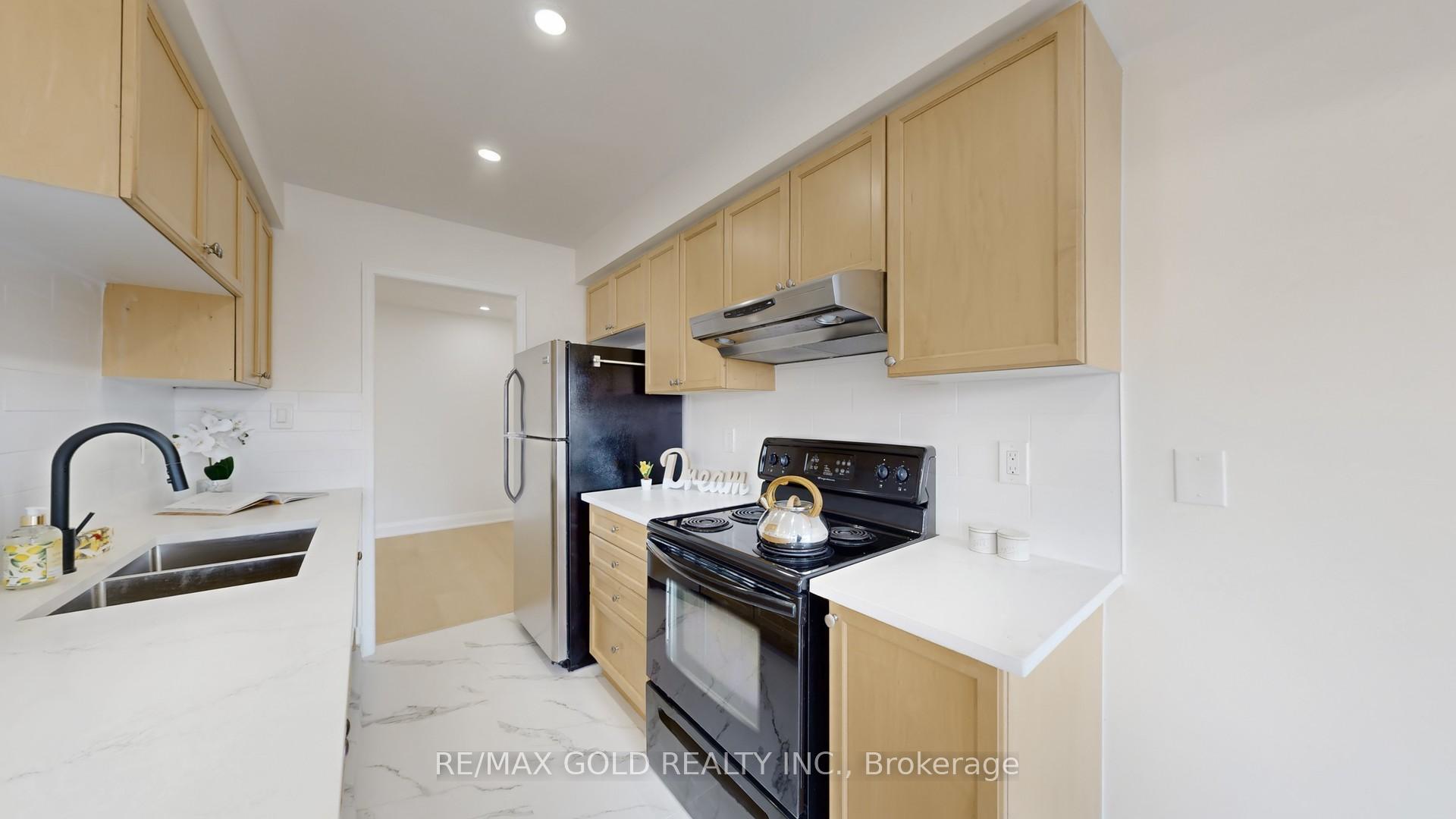 Photo 20 of 26 Applegrove Court, Brampton, Sandringham-Wellington — HOMEH