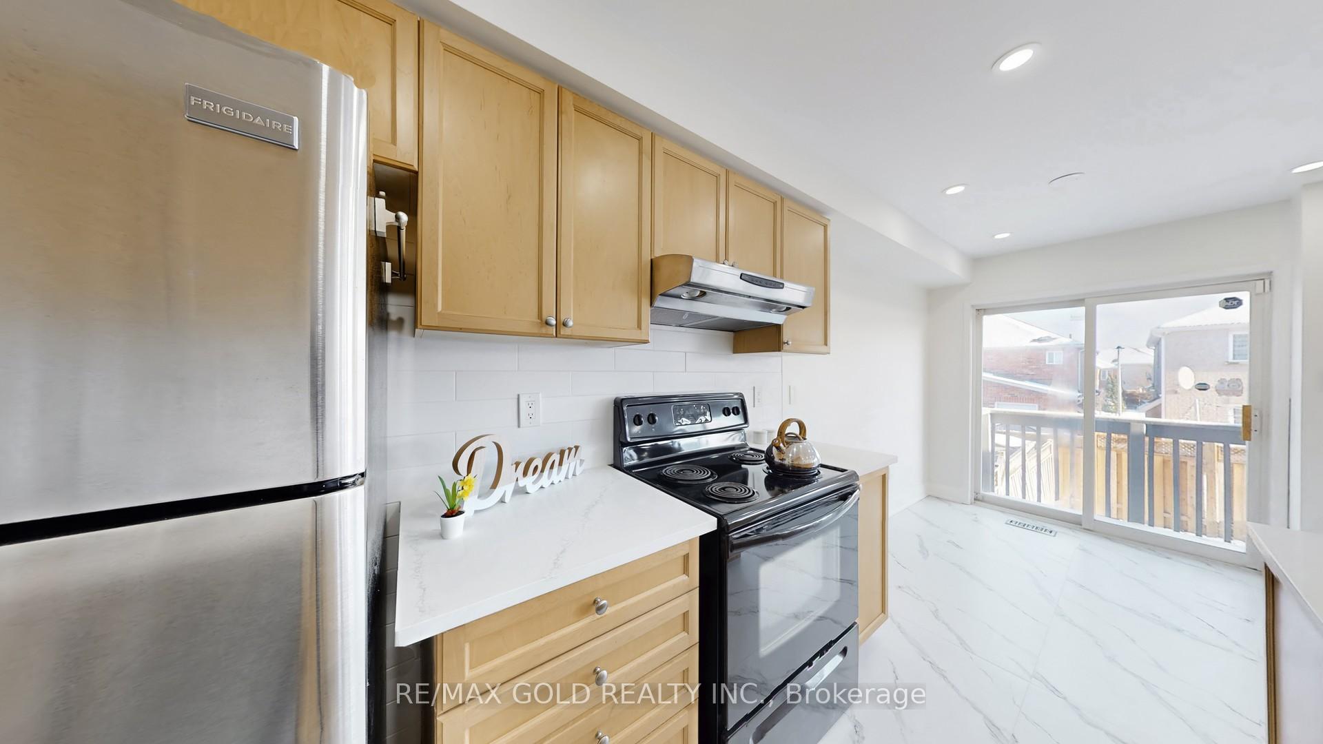 Photo 24 of 26 Applegrove Court, Brampton, Sandringham-Wellington — HOMEH