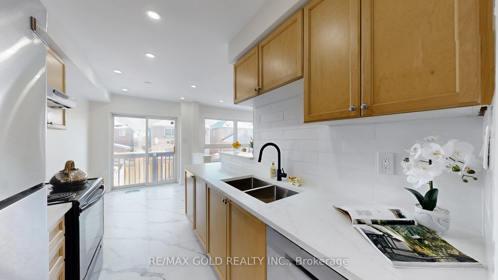 Photo 8 of 26 Applegrove Court, Brampton, Sandringham-Wellington — HOMEH