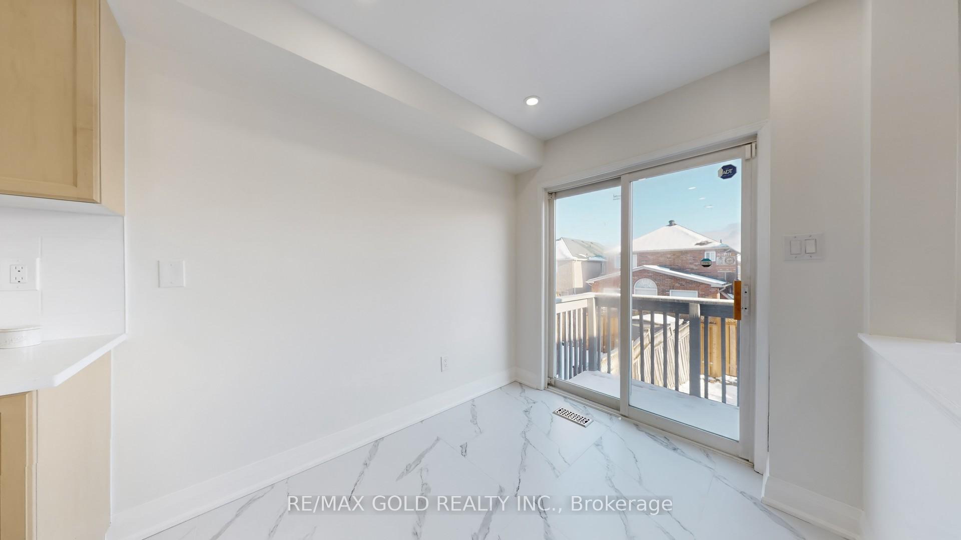 Photo 11 of 26 Applegrove Court, Brampton, Sandringham-Wellington — HOMEH