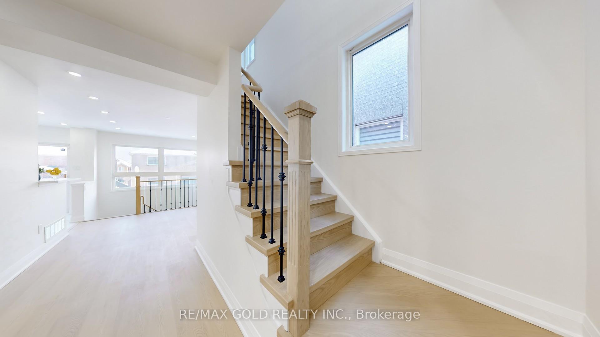 Photo 32 of 26 Applegrove Court, Brampton, Sandringham-Wellington — HOMEH