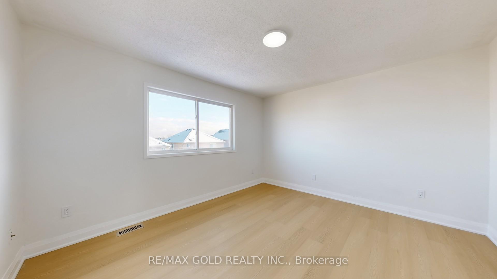 Photo 15 of 26 Applegrove Court, Brampton, Sandringham-Wellington — HOMEH