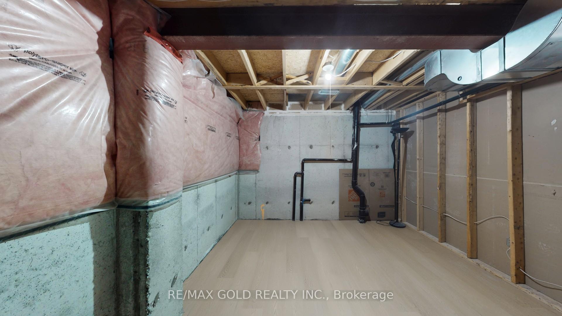 Photo 22 of 26 Applegrove Court, Brampton, Sandringham-Wellington — HOMEH
