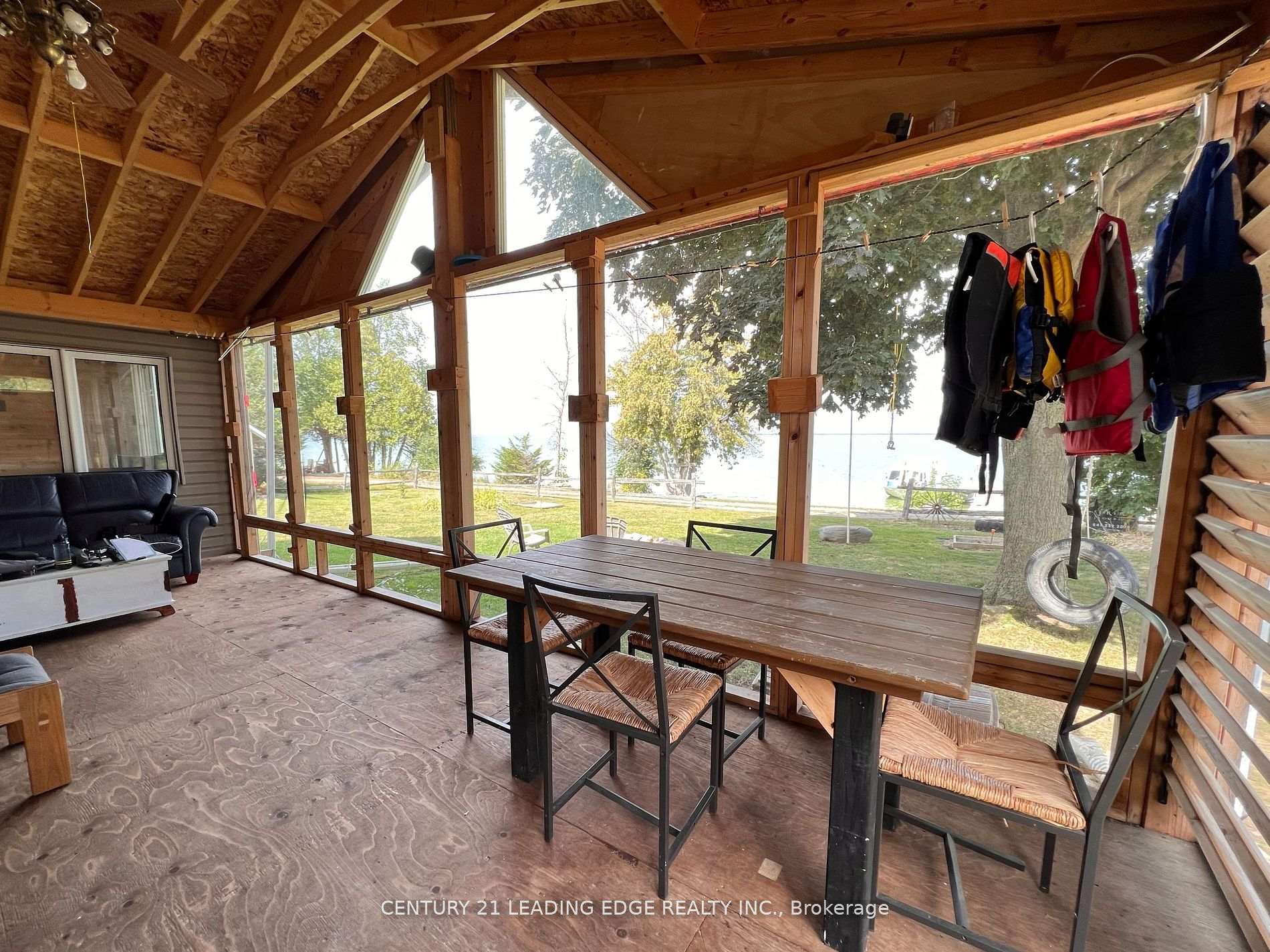 Photo 3 of 40586B Shore Rd Allowance, Brock, Beaverton — HOMEH