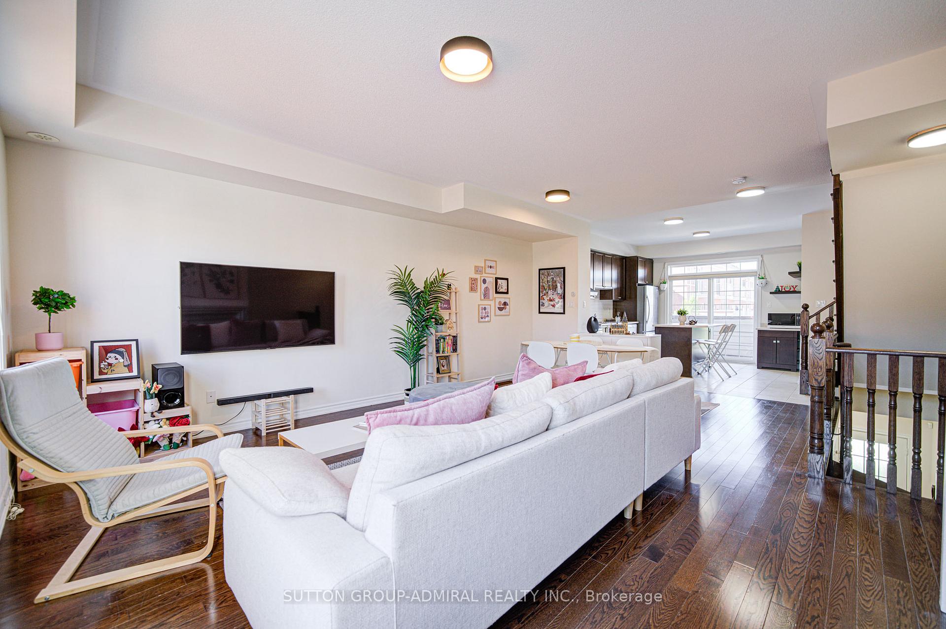 Photo 12 of 9 Vandaam Lane, Markham, Cathedraltown — HOMEH