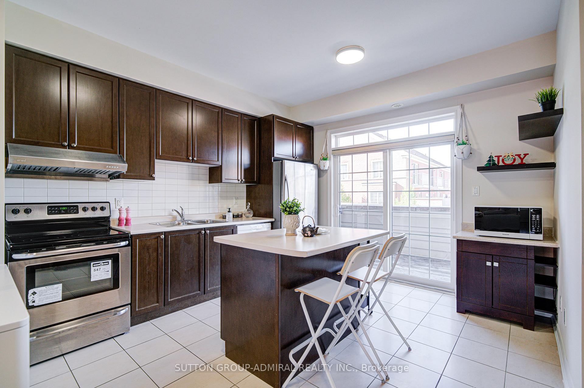 Photo 8 of 9 Vandaam Lane, Markham, Cathedraltown — HOMEH