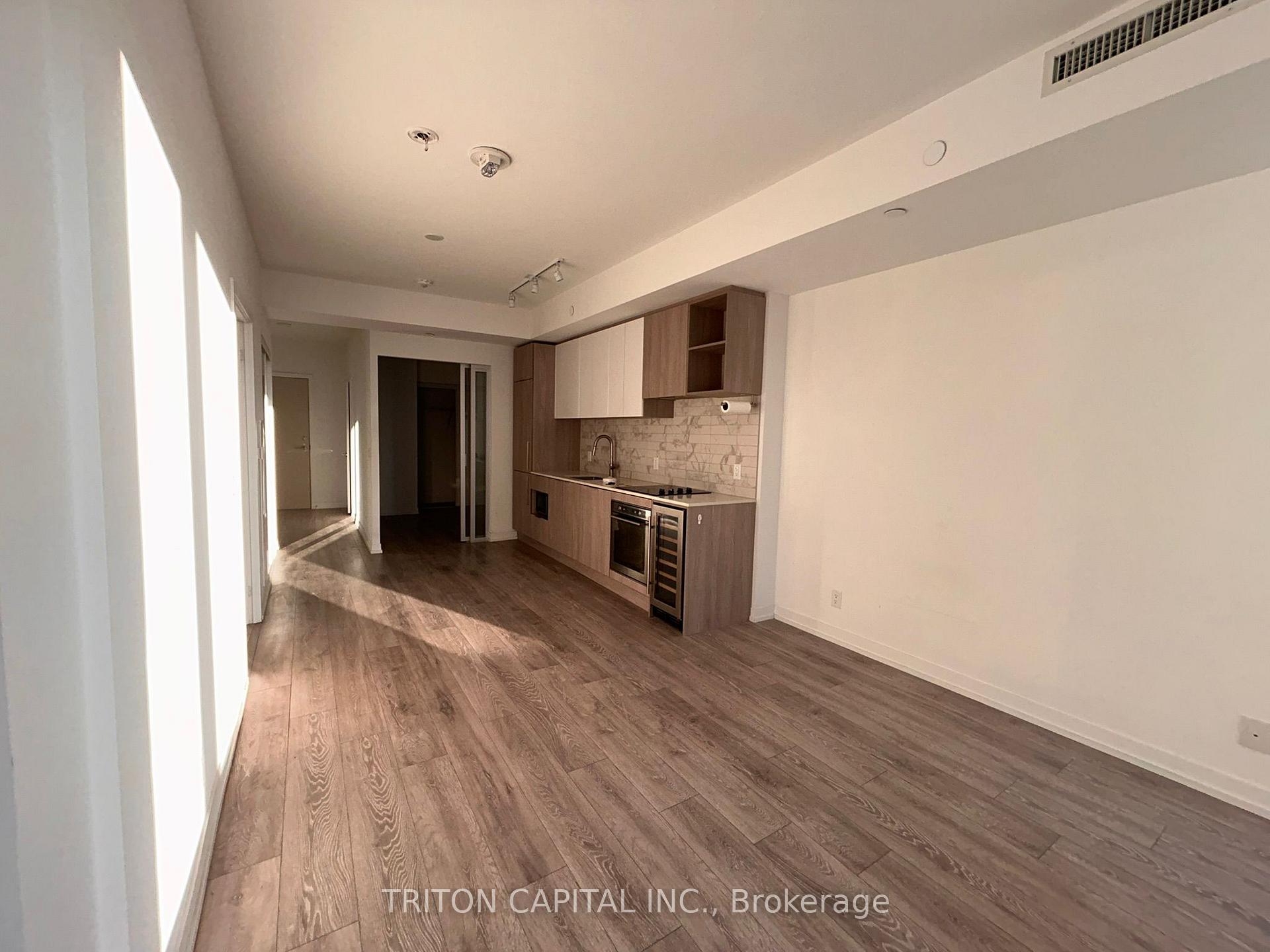 Photo 4 of Unit 638, 2020 Bathurst Street, Toronto, Humewood-Cedarvale — HOMEH