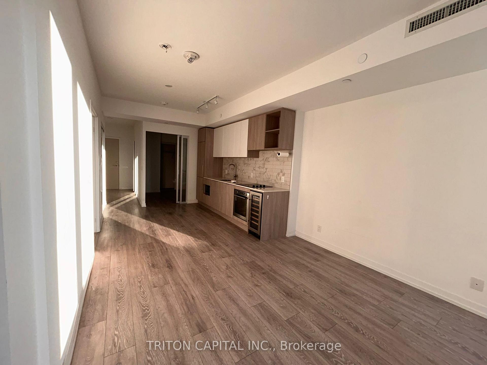 Photo 3 of Unit 638, 2020 Bathurst Street, Toronto, Humewood-Cedarvale — HOMEH