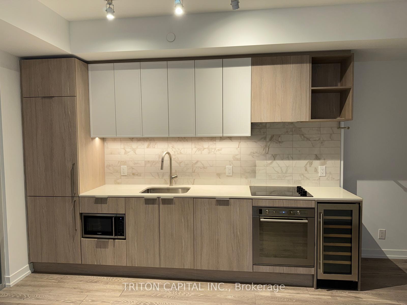 Photo 5 of Unit 638, 2020 Bathurst Street, Toronto, Humewood-Cedarvale — HOMEH