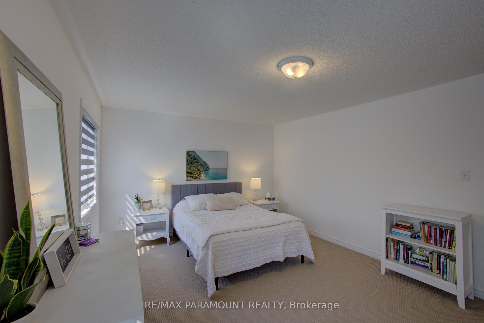 Photo 32 of 30 Kirby Avenue, Collingwood — HOMEH